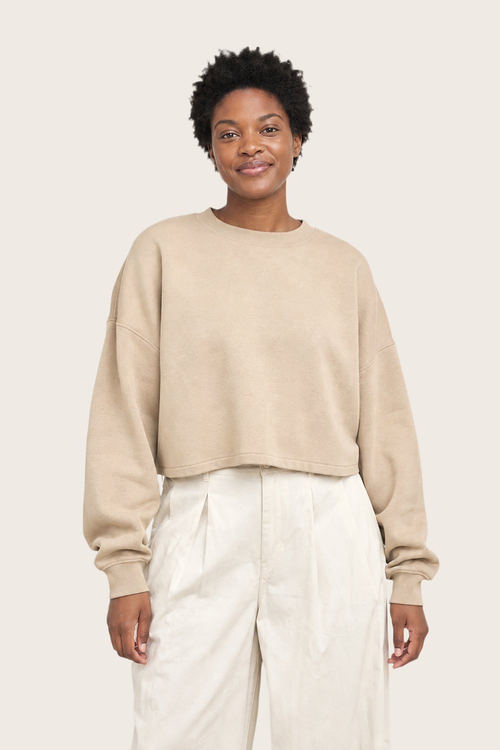 Boxy Sweatshirt in Oat, worn, front