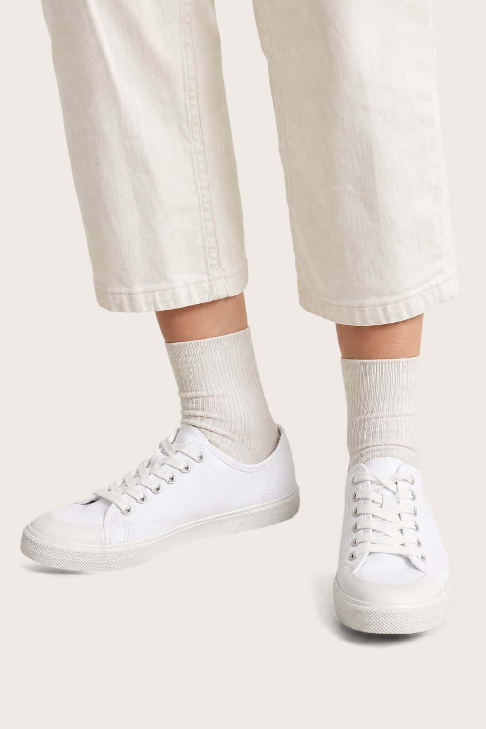 Everyday Socks, 3 Pack in Chalk, worn, front