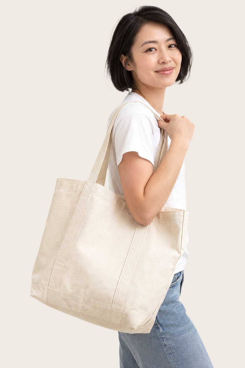 Market Tote in Natural, worn, front